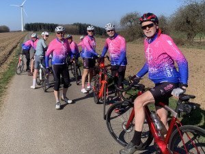 Image Sous le soleil pour un super parcours avec un nouveau maillot printanier